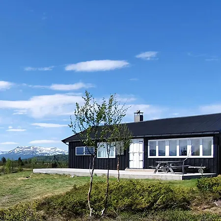 Nature-close In Tranquil Mountain Area Ferienhaus